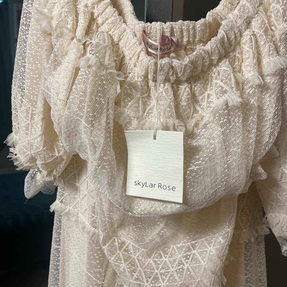 NWT VICI Cream Lace Maxi Dress with Cutout - Picture 6 of 6